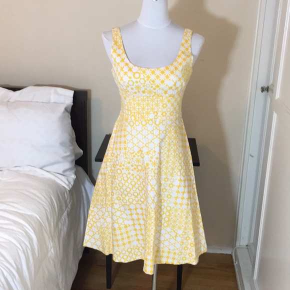 Maggy London Dresses & Skirts - Maggy London yellow Floral flare dress